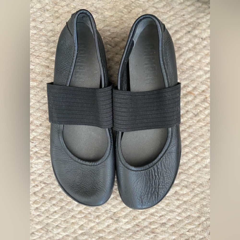 Camper “Right” Ballerina Flats